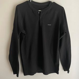 Patagonia Performance Baselayer Capilene Henley Size M Black Long Sleeve Knit